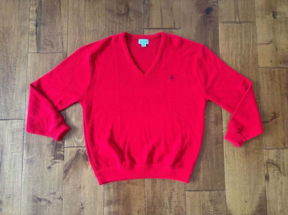 IZOD Vintage Men's XL Red V-Neck 100% Acrylic Knit Pullover Sweater